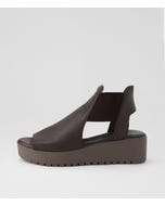 Ozie Choc Leather Sandals