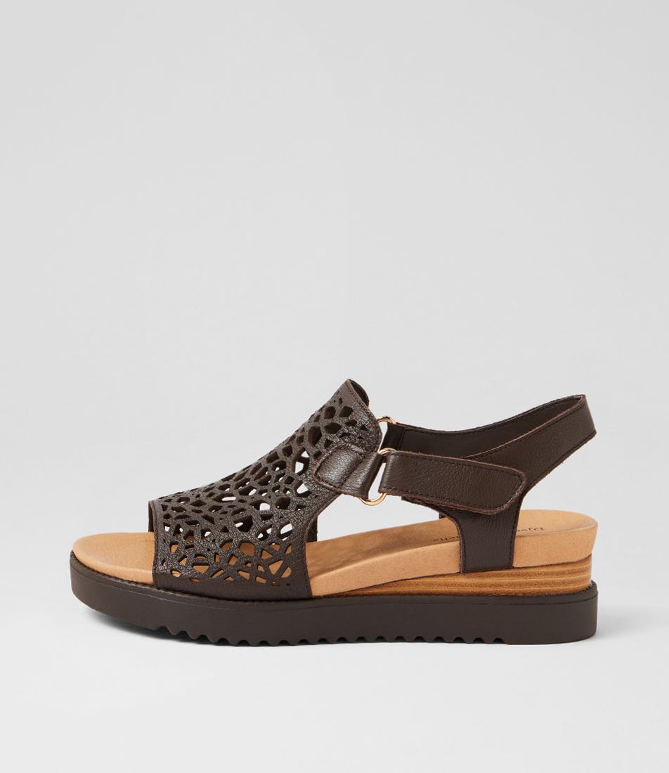 Ansh Choc Leather Sandals