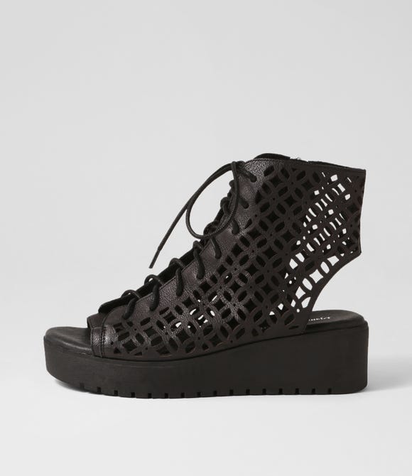 Olava Black Leather Sandals