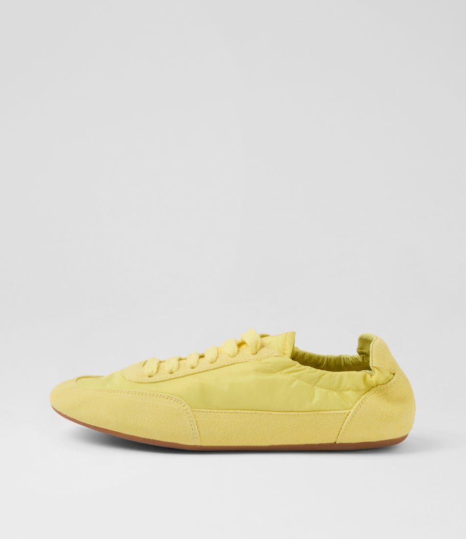 Brinkle Butter Suede Fabric Flat Shoes