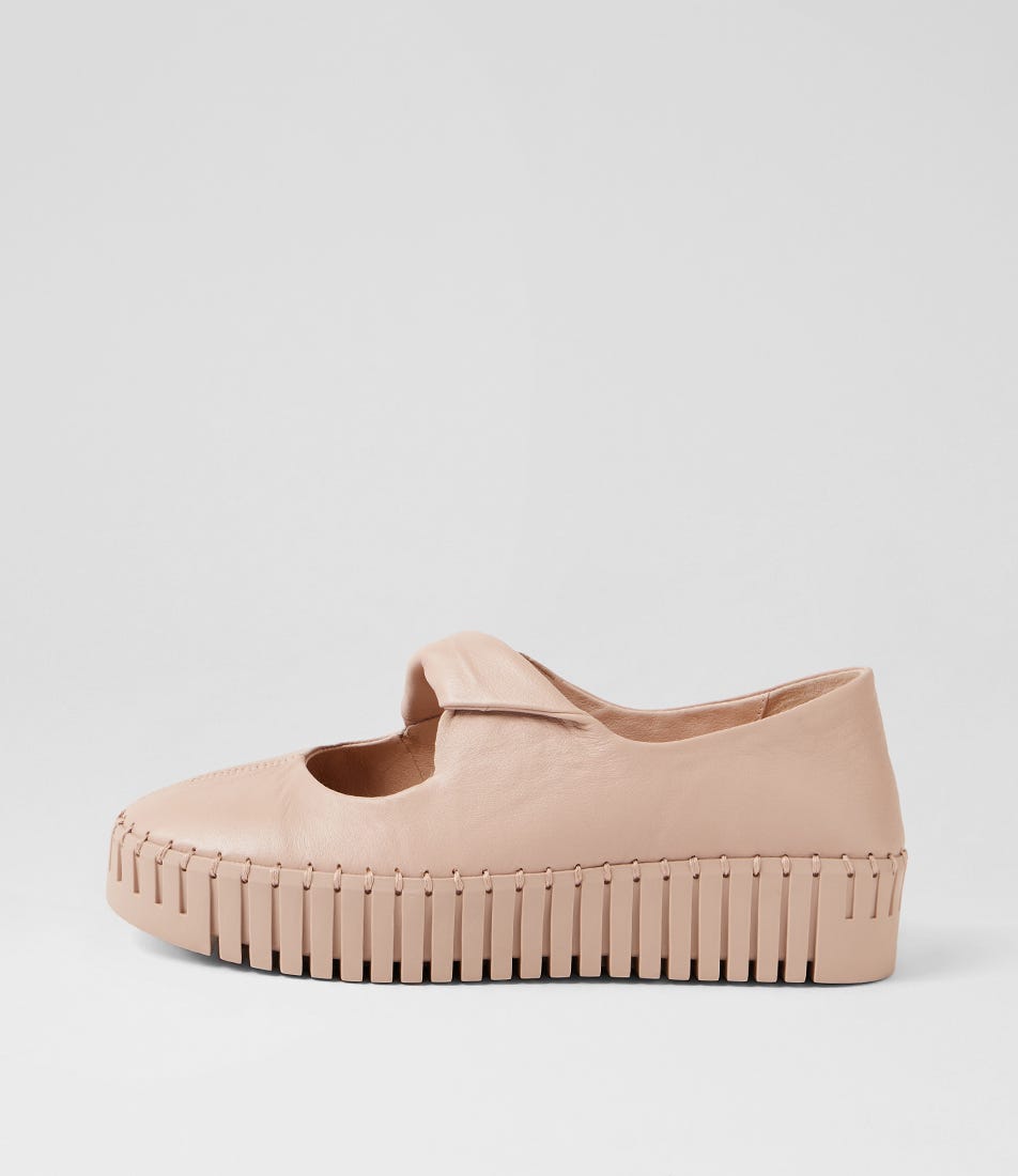 Breakar Nude Leather Flat Shoes
