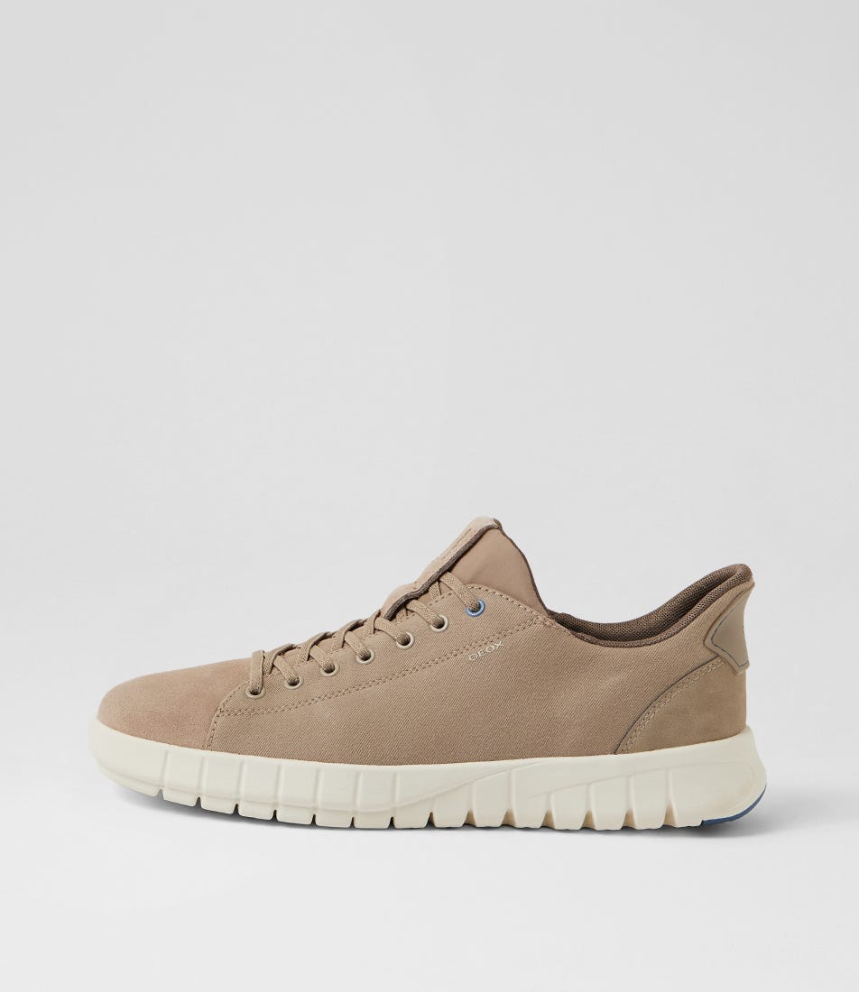 U Flextride Plus Low Sand Suede Lace Up Sneakers