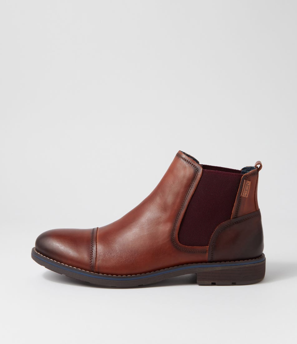 York 16 Cuero Leather Chelsea Boots by Pikolinos display picture 1