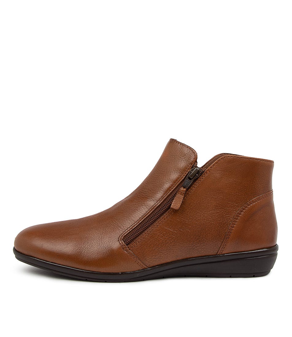 Fallenn Tan Leather by Supersoft