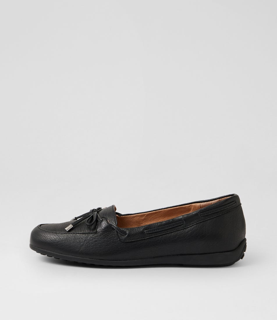 Fabias Black Leather Flat Shoes