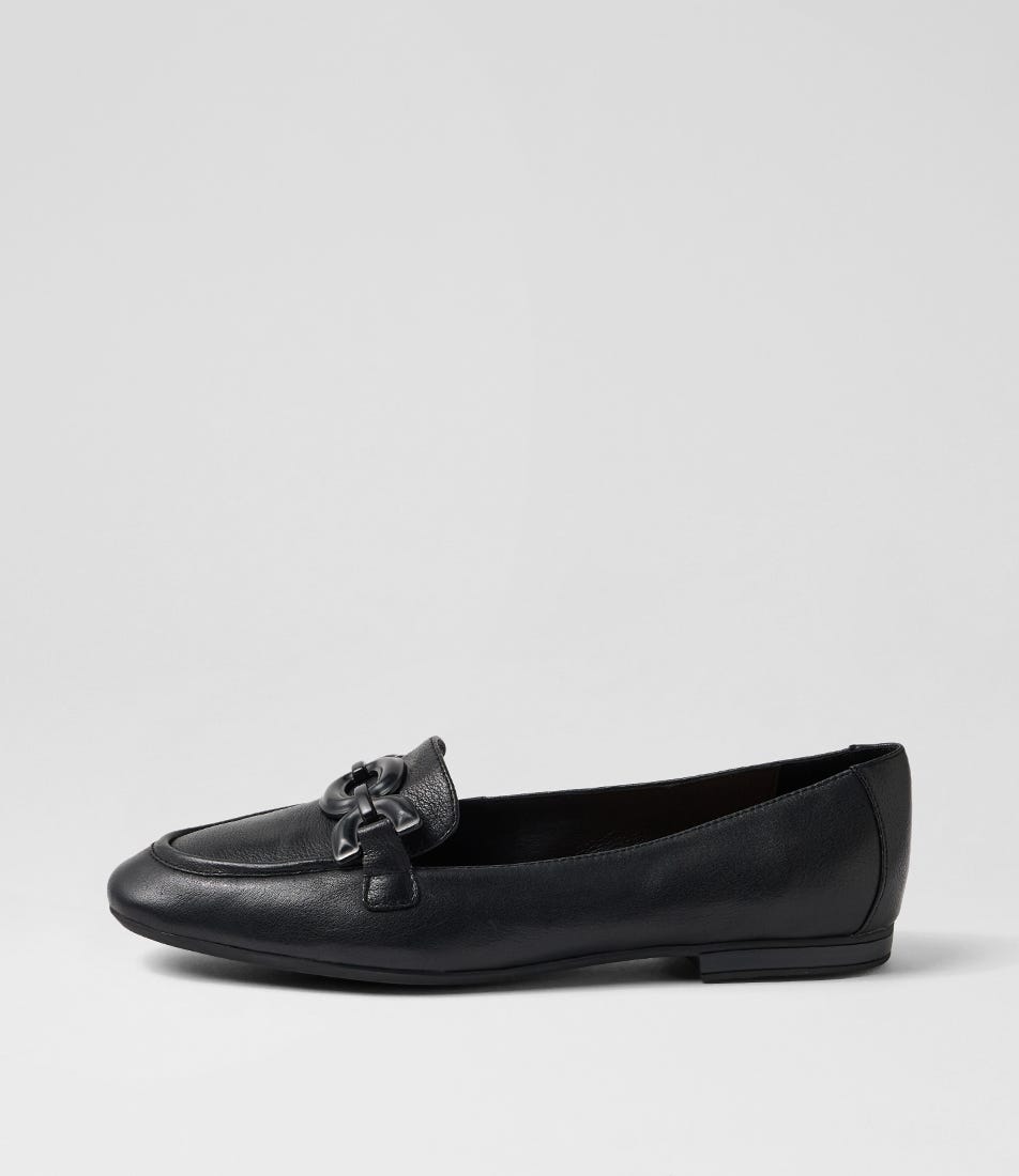 Umaya D Black Leather Flat Shoes