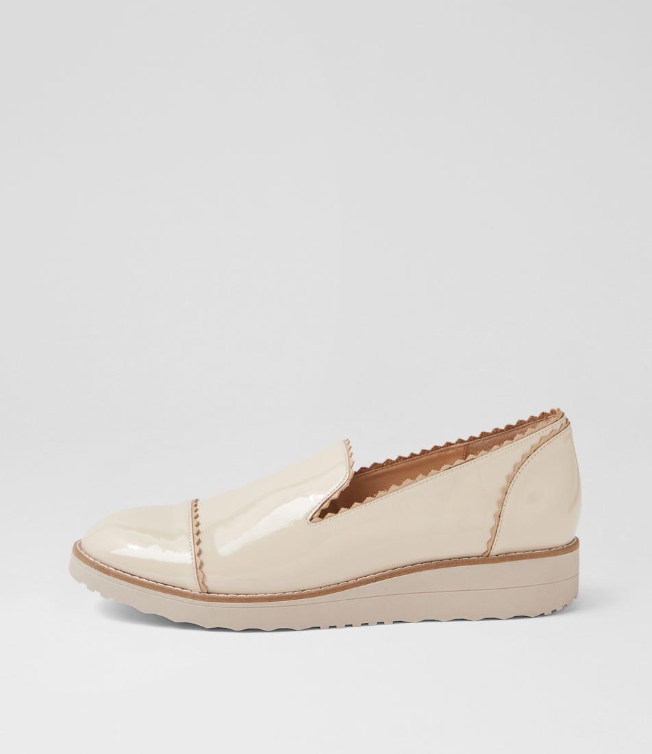 Olingo Vanilla Camel Patent Leather Flat Shoes