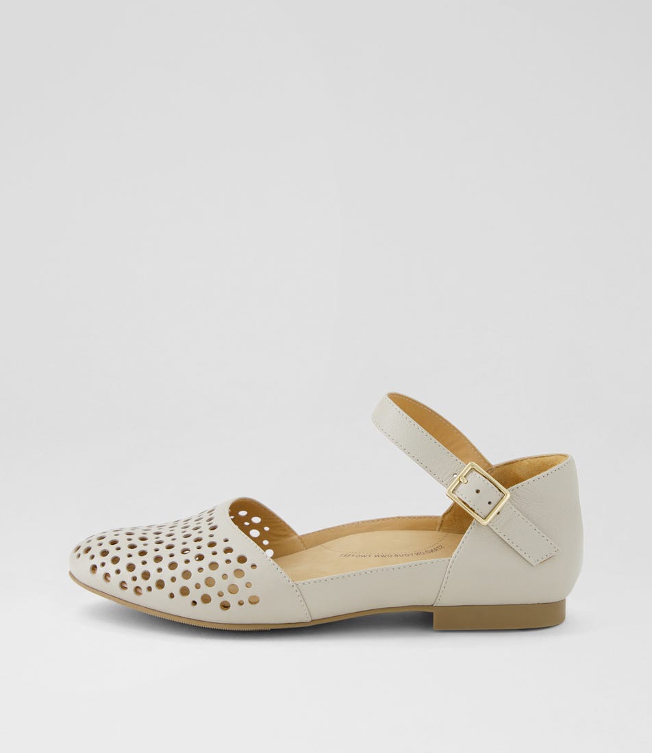Carrole Xf Almond Leather Flat Shoes