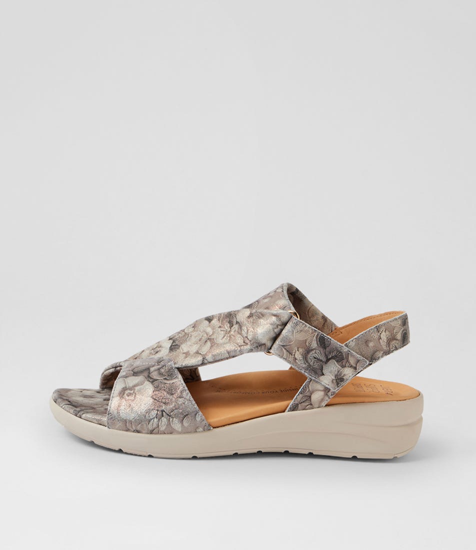 Nazly2 Xw Grey Floral Sheen Leather Sandals