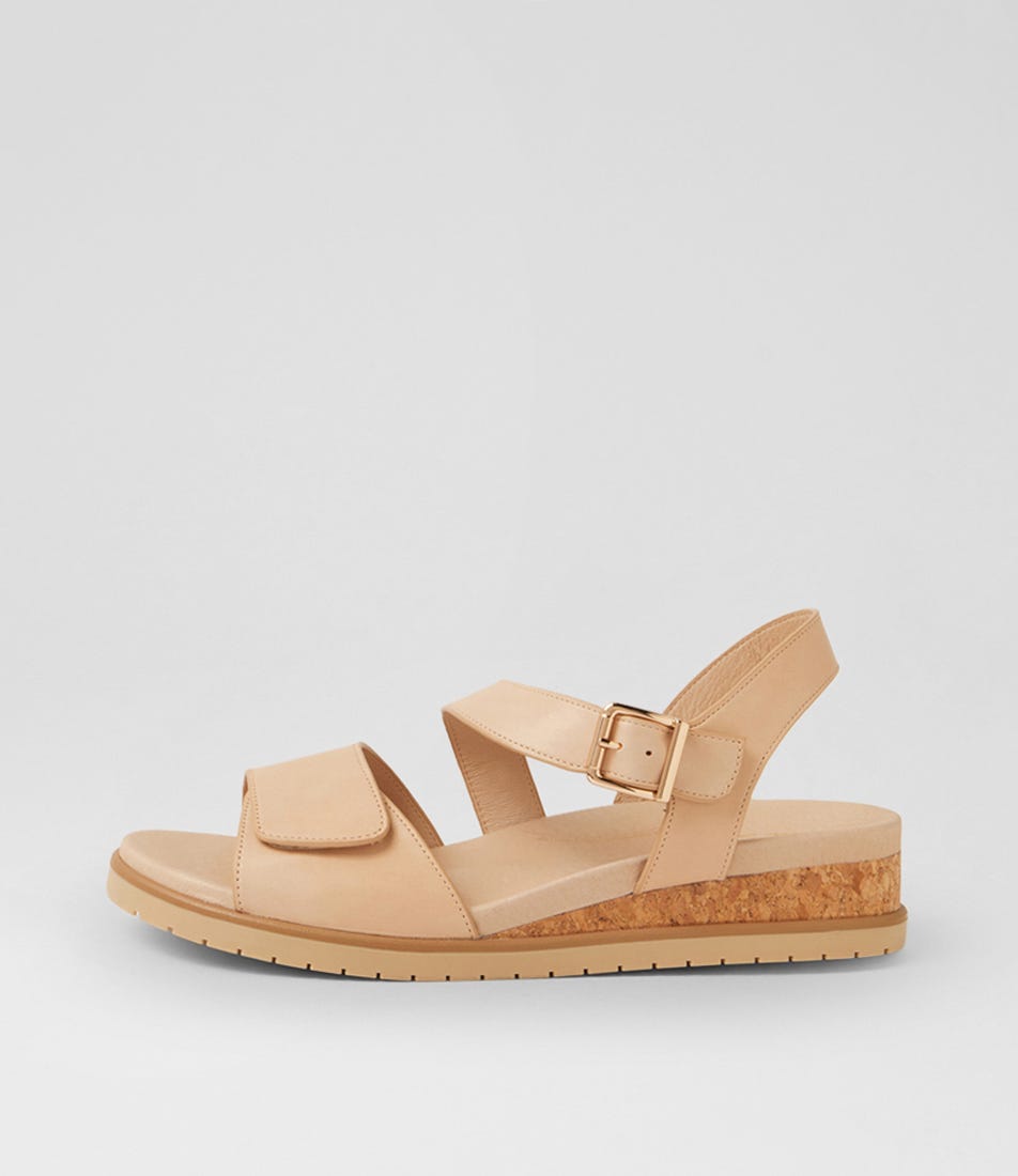 Vamsy W Camel Camel Leather Sandals