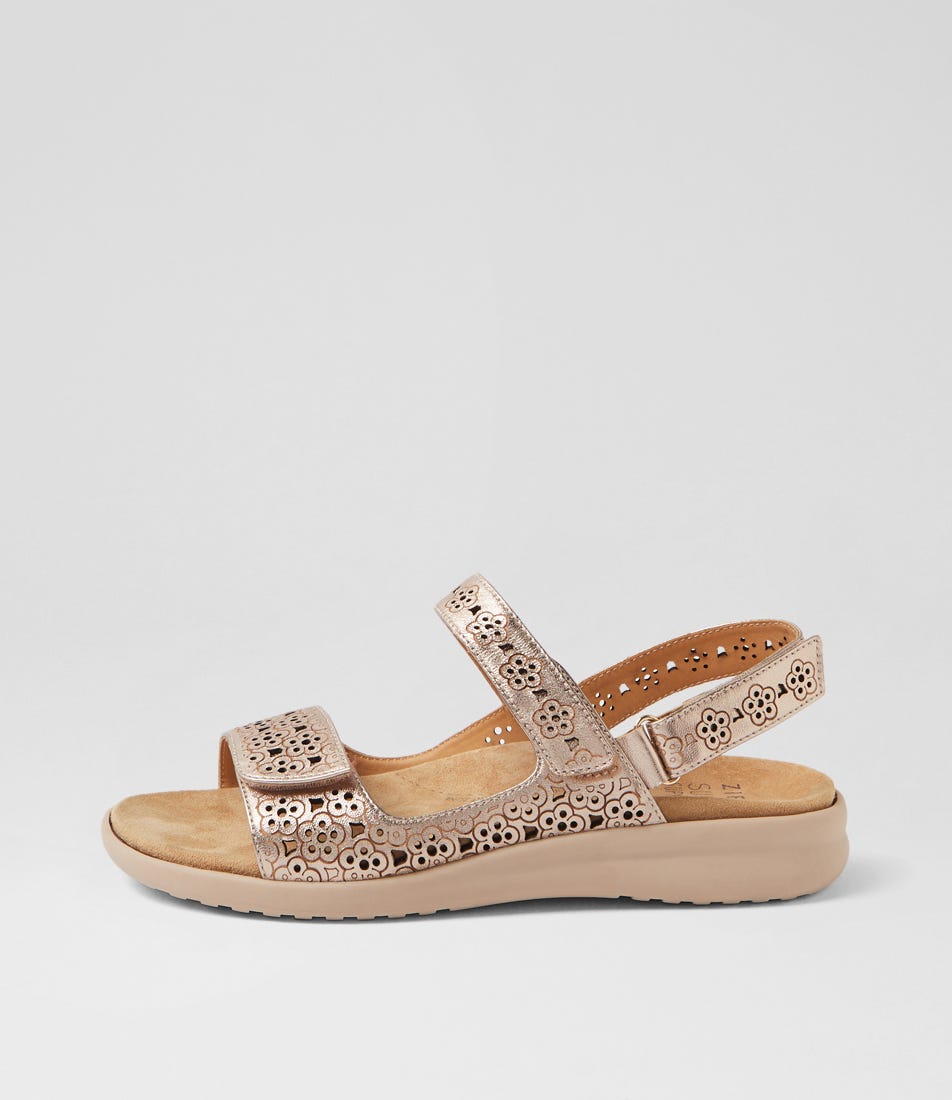 Belon Xw Champagne Almond Leather Sandals