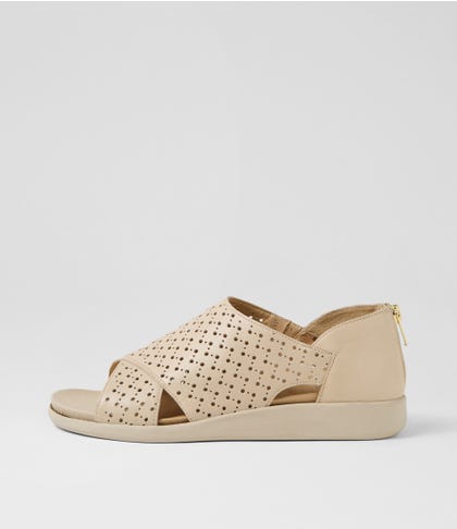 Issela W Vanilla Leather Sandals