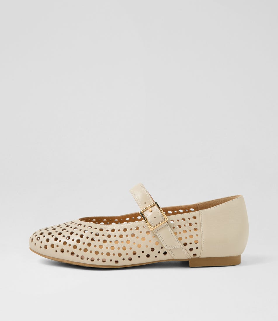 Chacha Xf Almond Leather Flat Shoes