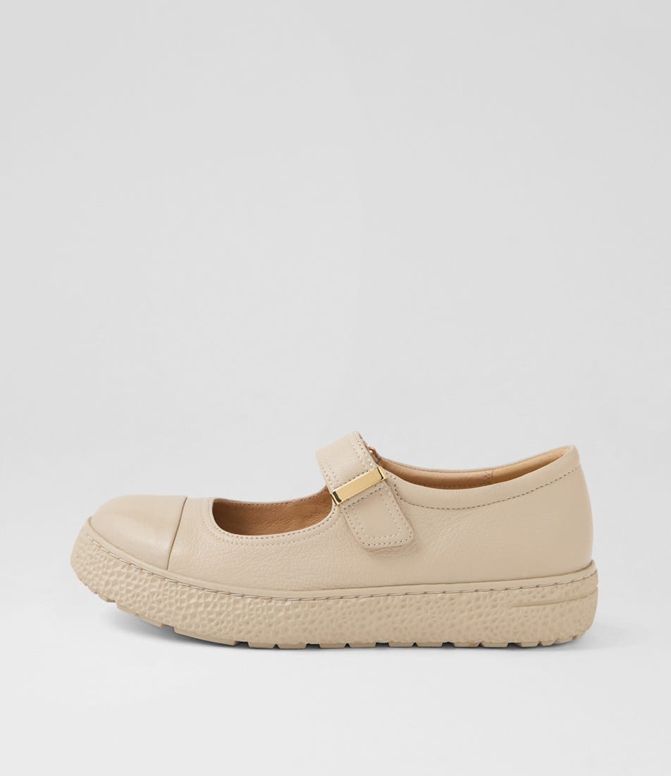 Obella Xw Almond Leather Flat Shoes