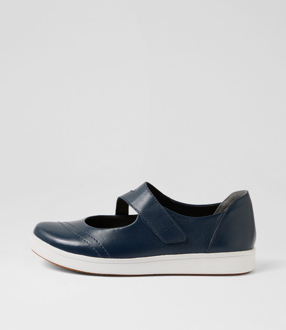 Dacre Xf Navy White Leather Flat Shoes