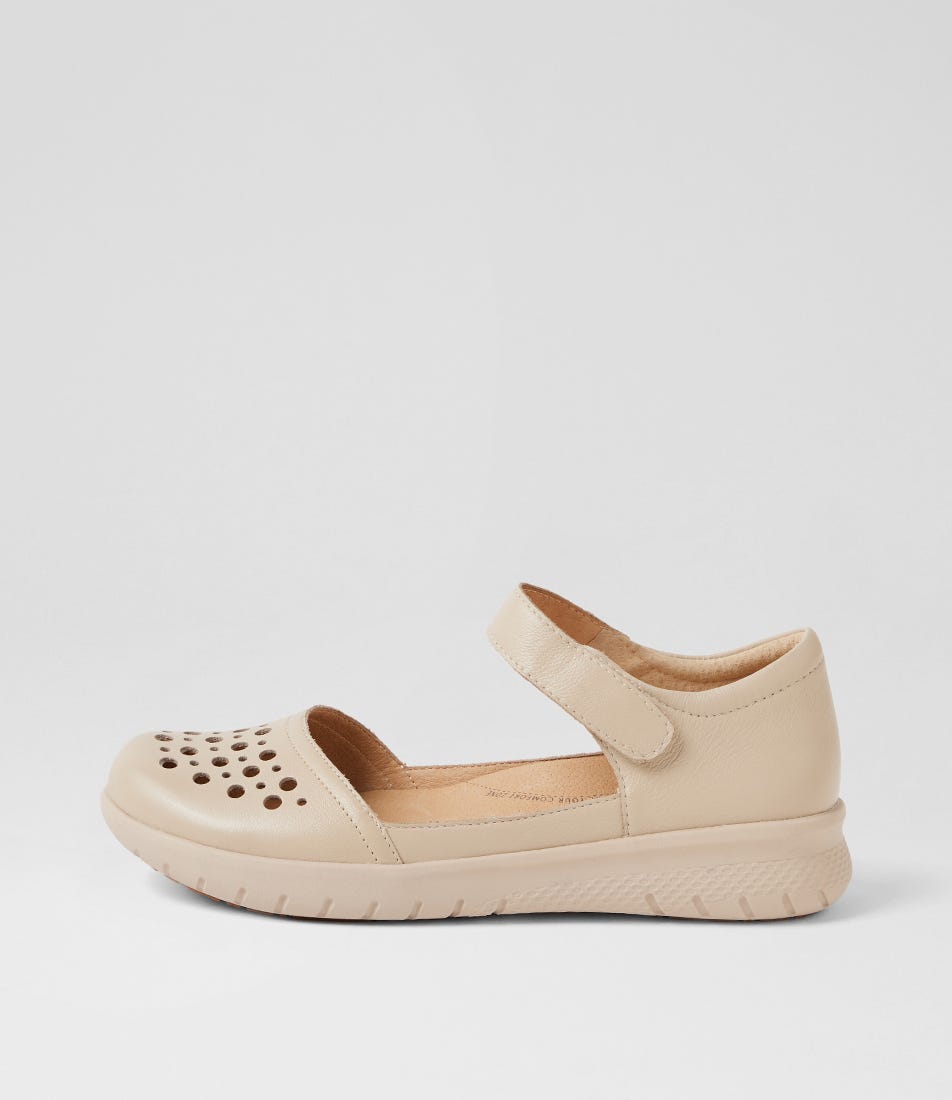 Serra Xw Almond Leather Sandals