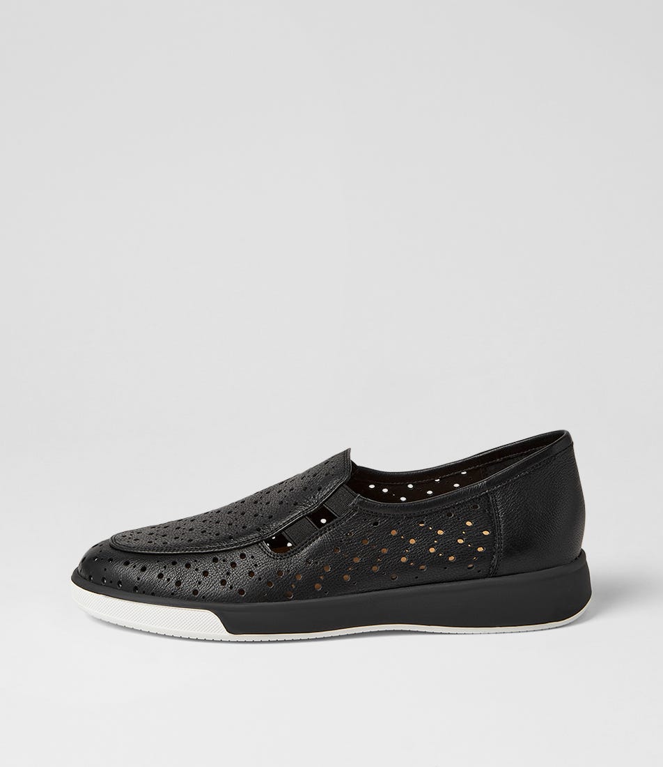 Avens Xf Black Leather Flat Shoes
