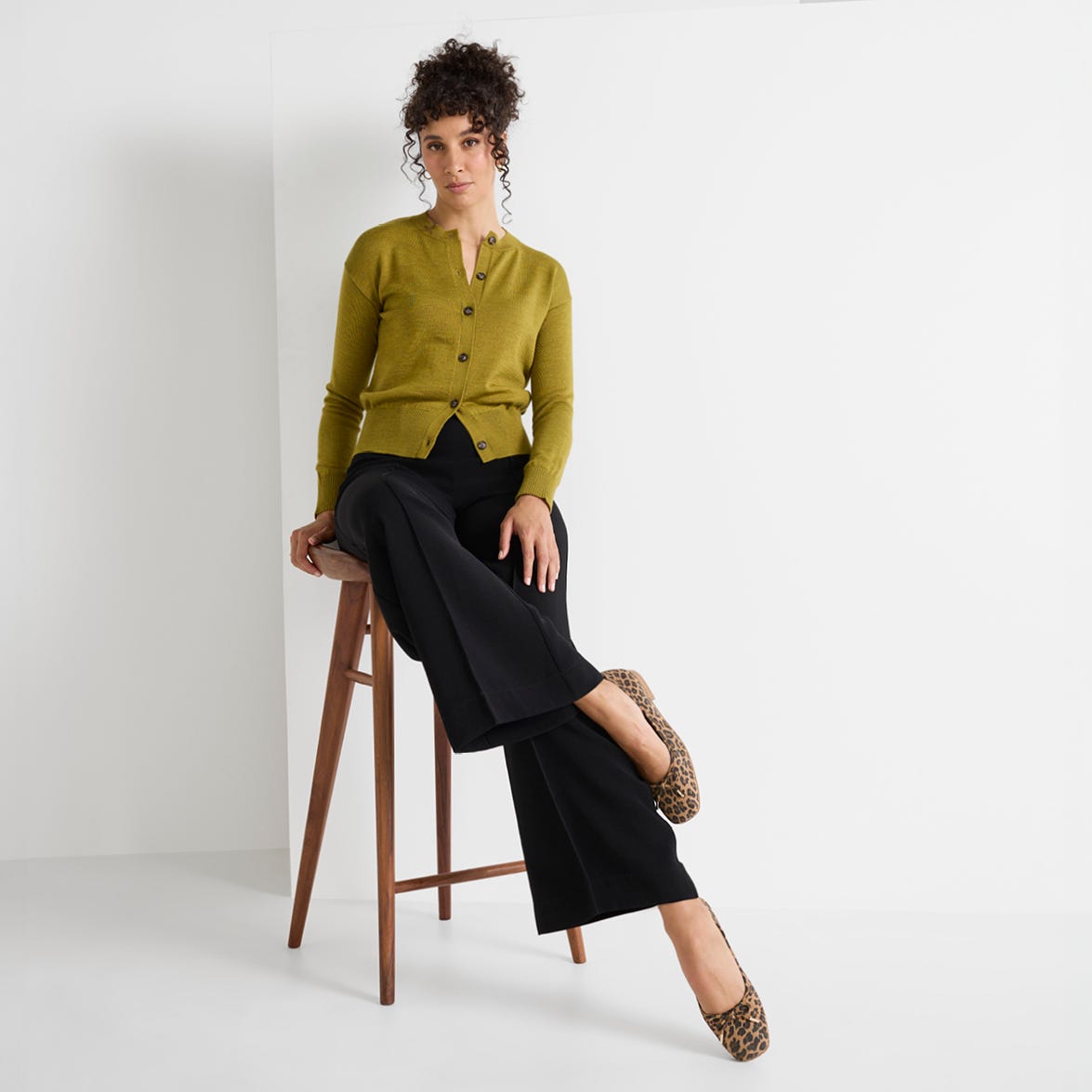 SHOP WOMEN’S